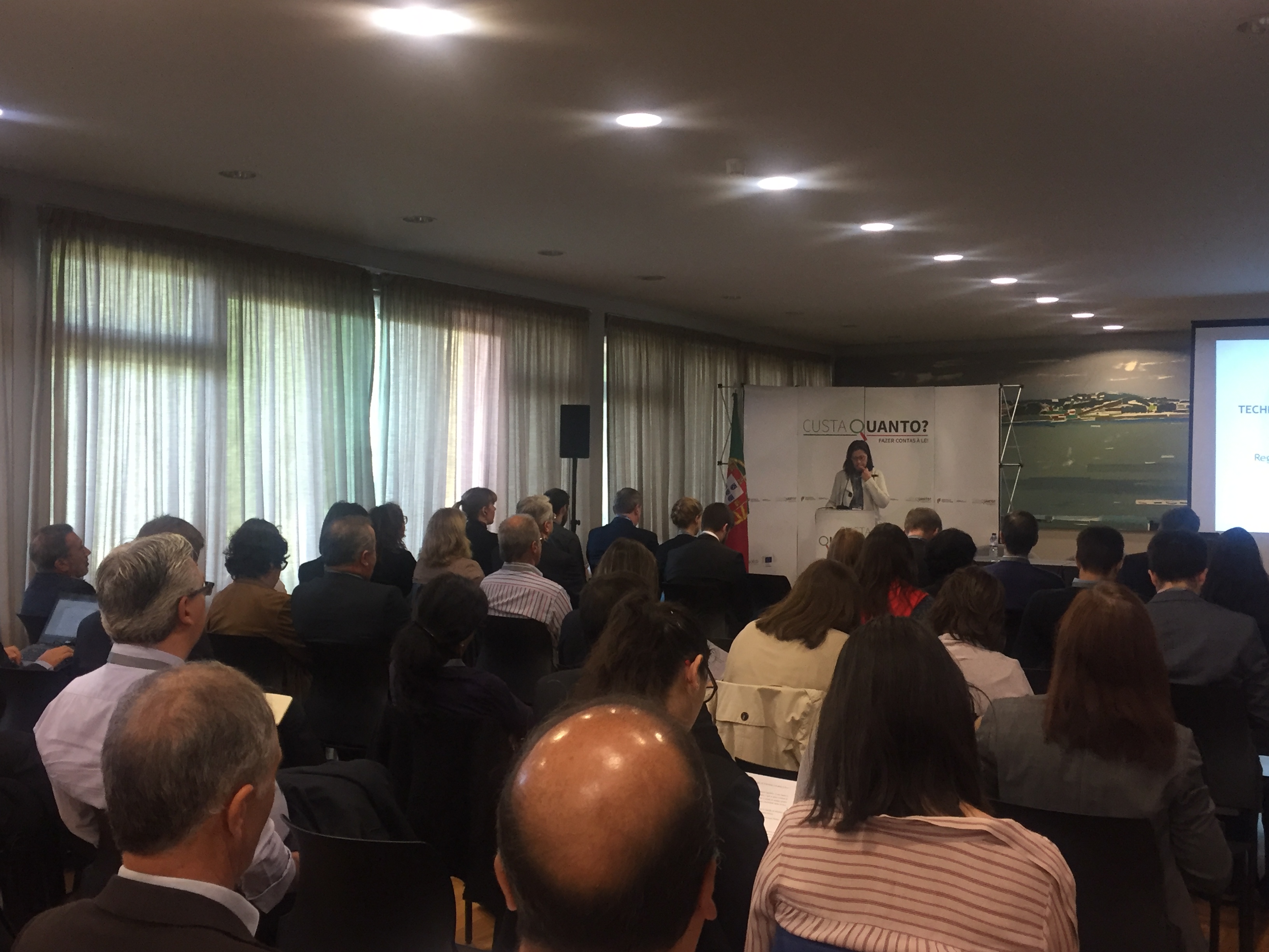 Sala da conferência durante a sessão de abertura